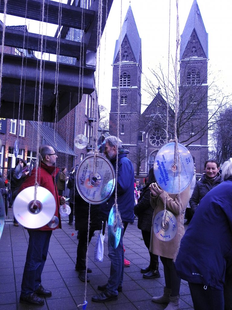 Beeindruckende Friedensaktion auf dem Breyeller Lambertimarkt- Dank der Grünen an die Organisatoren