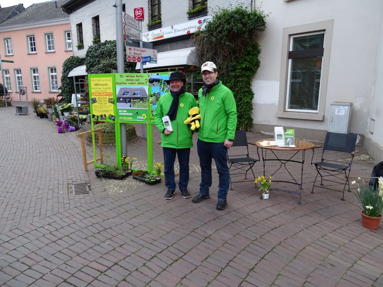 Fotowettbewerb „Vielfältige Vorgärten“ in Nettetal ist mit Infoständen gestartet